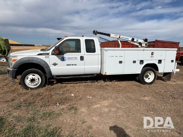 2011-ford-f550-image-15