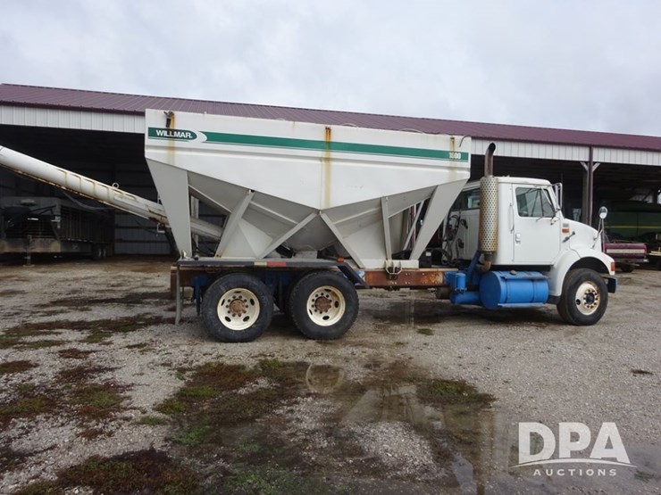 2003-international-8100-image-15