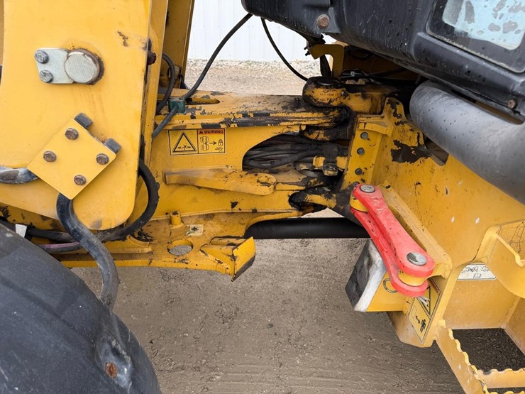 2015-caterpillar-908h2-image-15