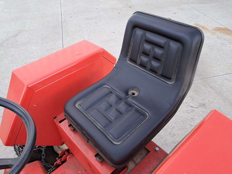 case-444-compact-tractor-image-10