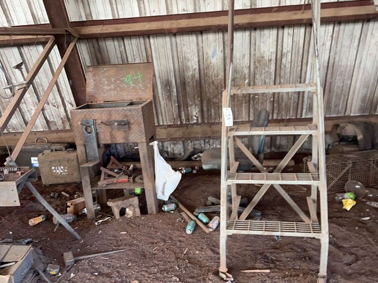 galvanize-steps-and-steel-cabinet-image-2