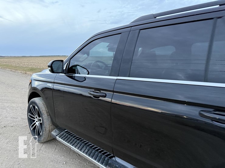 2019-ford-expedition-xlt-image-10