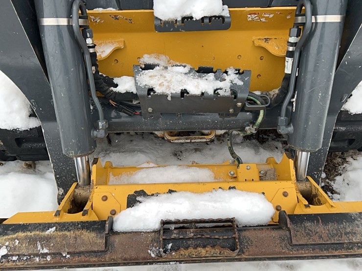 2023-deere-333g-image-5