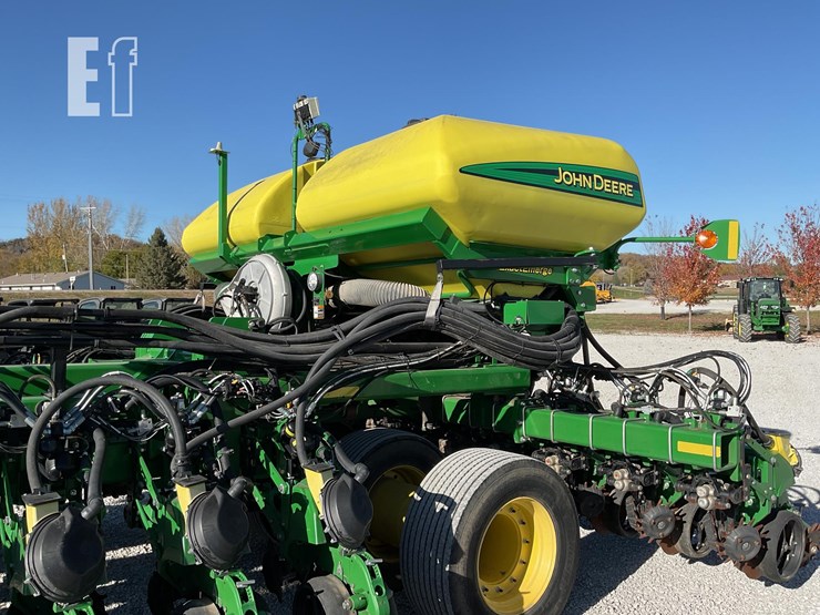 john-deere-db60-image-11