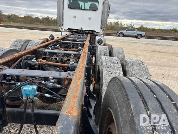 peterbilt-378-image-67