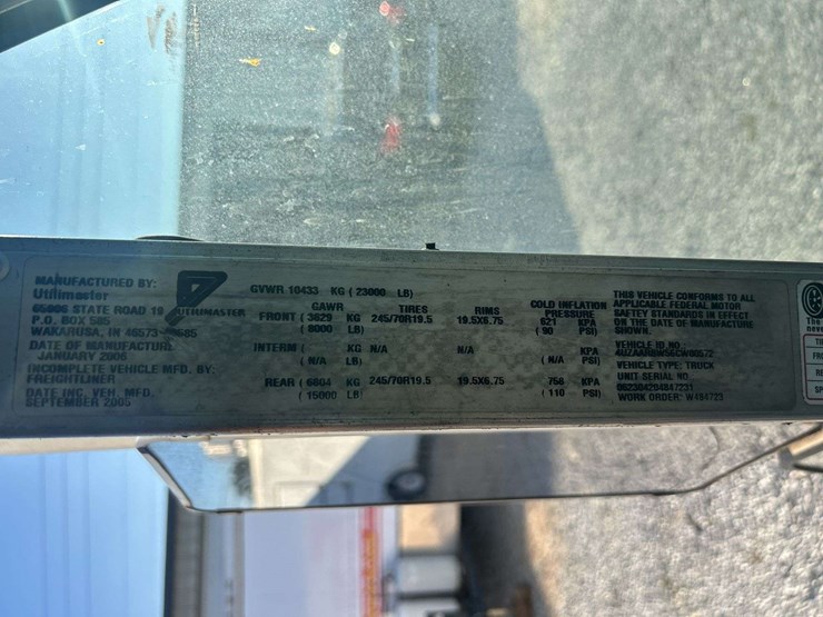 2006-freightliner-mt55-image-3