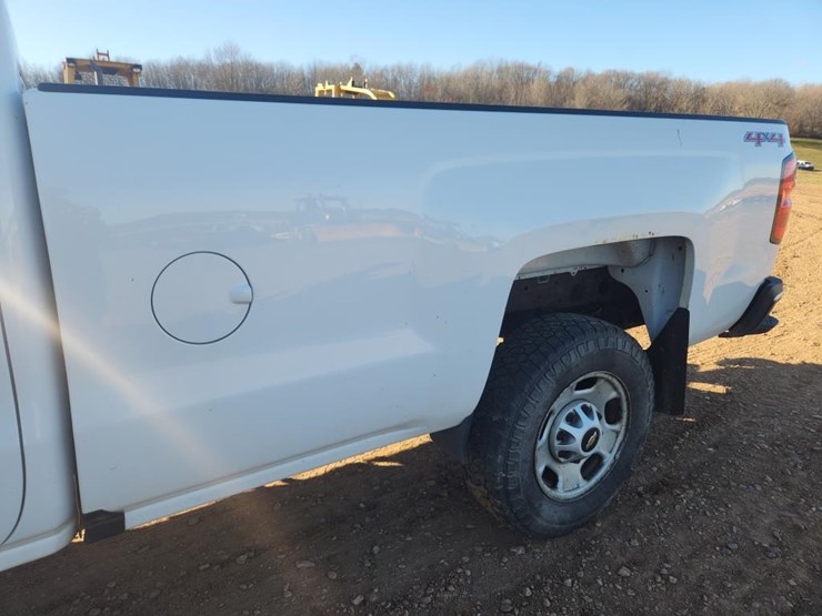 2017-chevrolet-2500-image-11