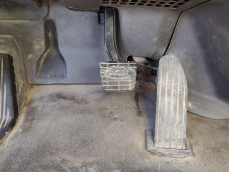 peterbilt-567-image-11