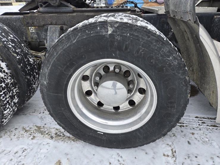 2017-peterbilt-579-image-86