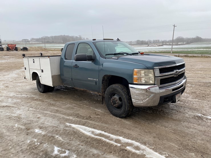 chevrolet-3500hd-image-3