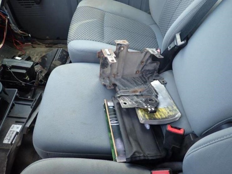 2012-ford-f250-xl-image-25