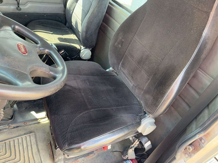 2003-peterbilt-379-image-38