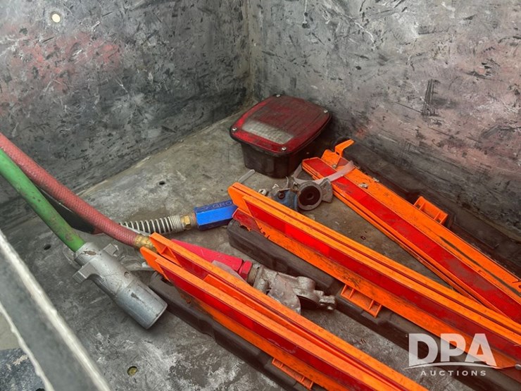 1999-peterbilt-379-image-31