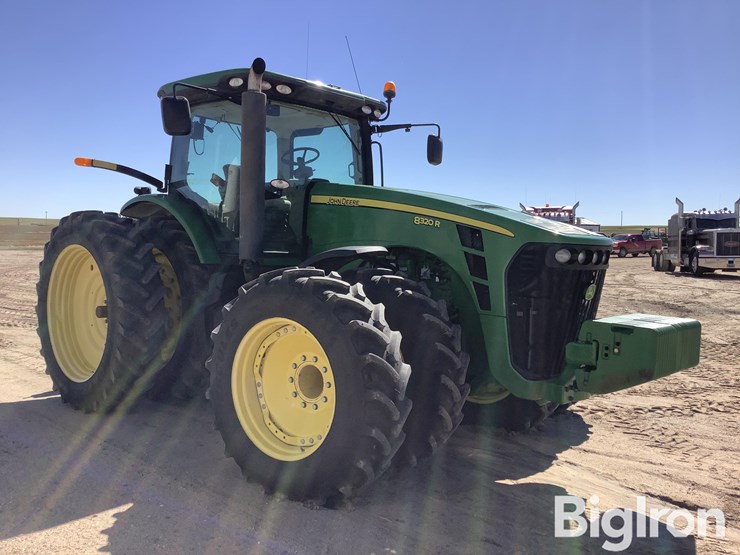 john-deere-8320r-image-3