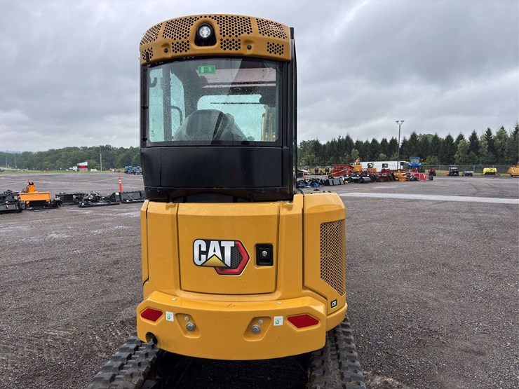 2023-caterpillar-303-image-11