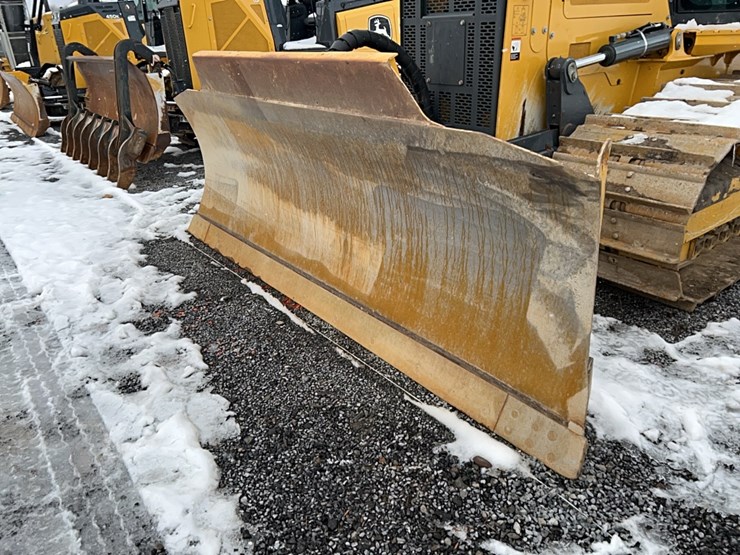 2023-deere-700l-image-2