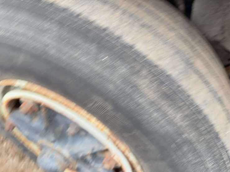 1981-ford-ln700-image-10