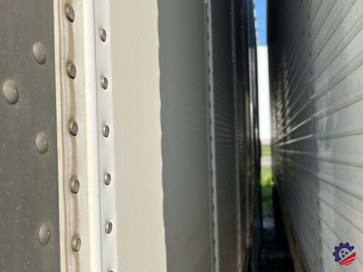 2014-stoughton-28-ft-image-3