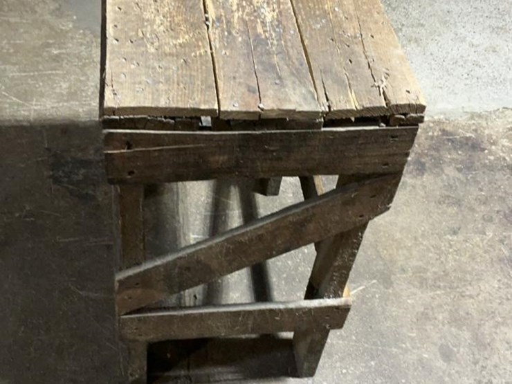 #610-•-11-wooden-tables-image-40