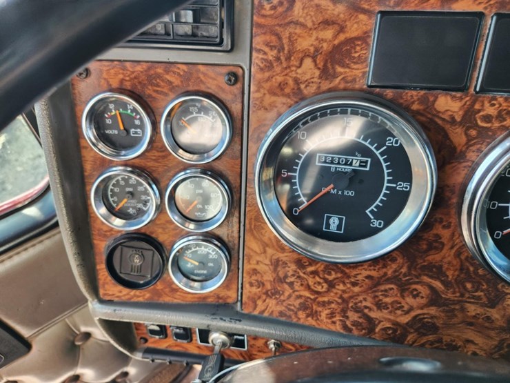 2002-kenworth-t800-image-56