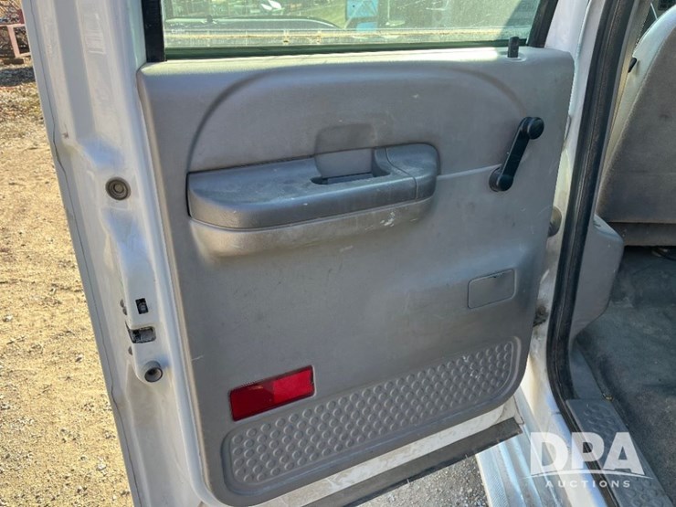 ford-f550-xl-image-42