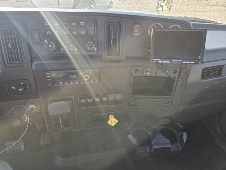 2022-international-mv607-image-53