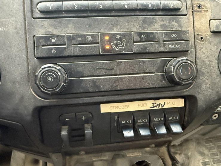 2011-ford-f550-image-33