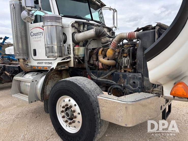 peterbilt-378-image-39