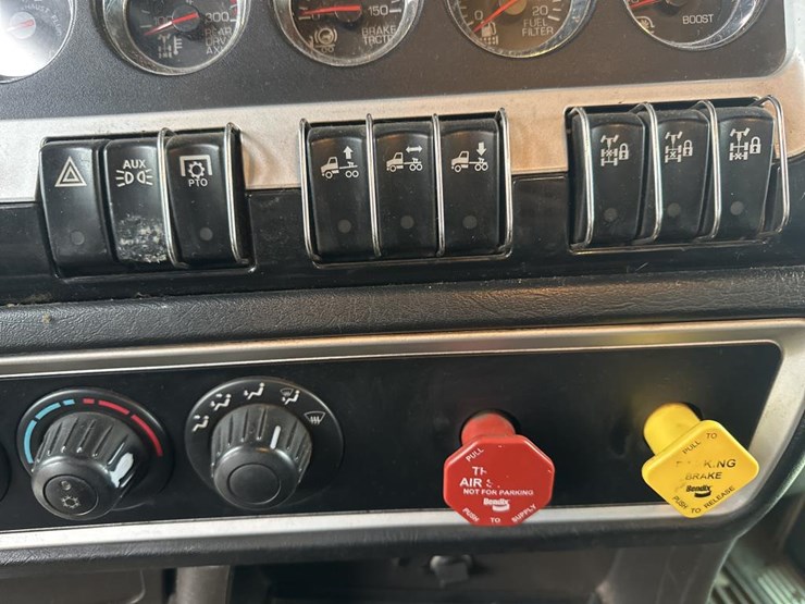 kenworth-w900-image-31