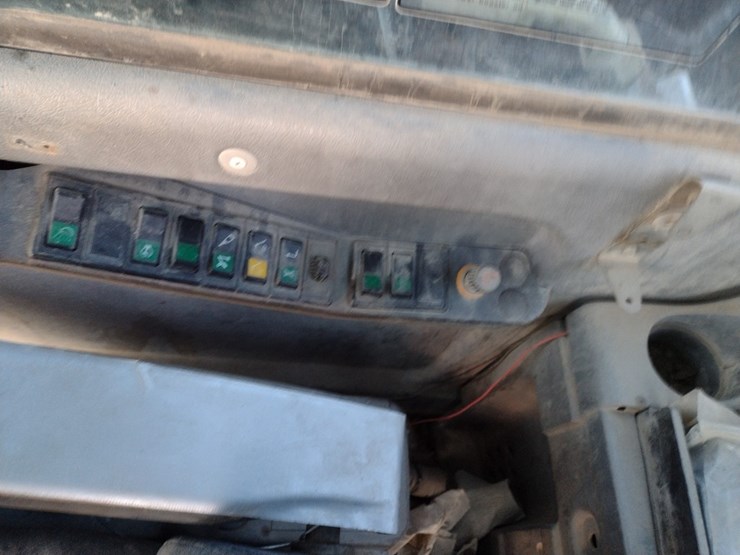 volvo-ec160b-lc-image-9