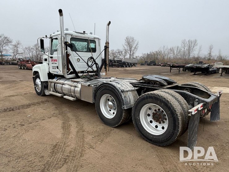 2017-mack-pinnacle-chu613-image-10