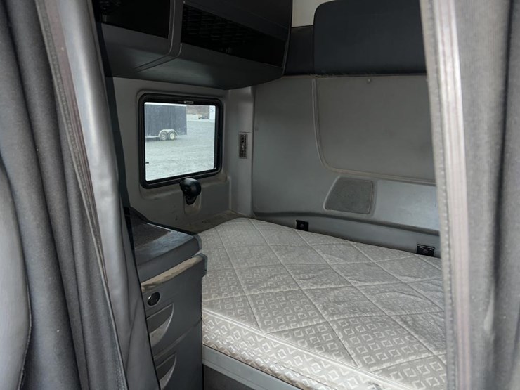 2014-international-prostar-image-36