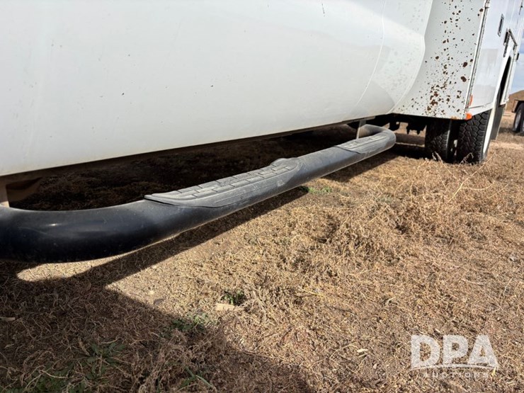 2011-ford-f550-image-22