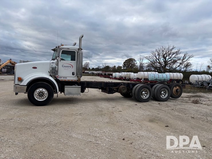 peterbilt-378-image-25