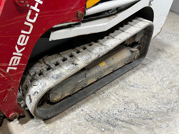 2022-takeuchi-tl8r2-image-12