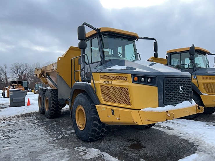2019-deere-260e-image-3