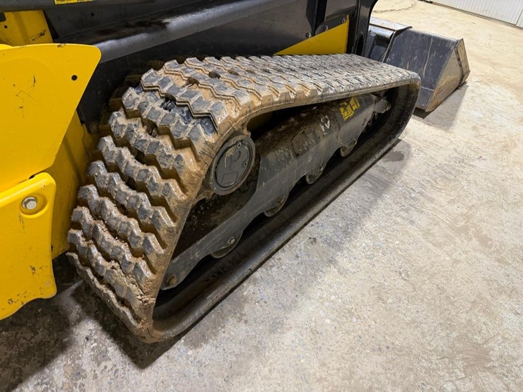 2024-new-holland-c337-image-18