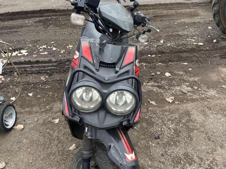 shshang-co-electric-scooter-image-3