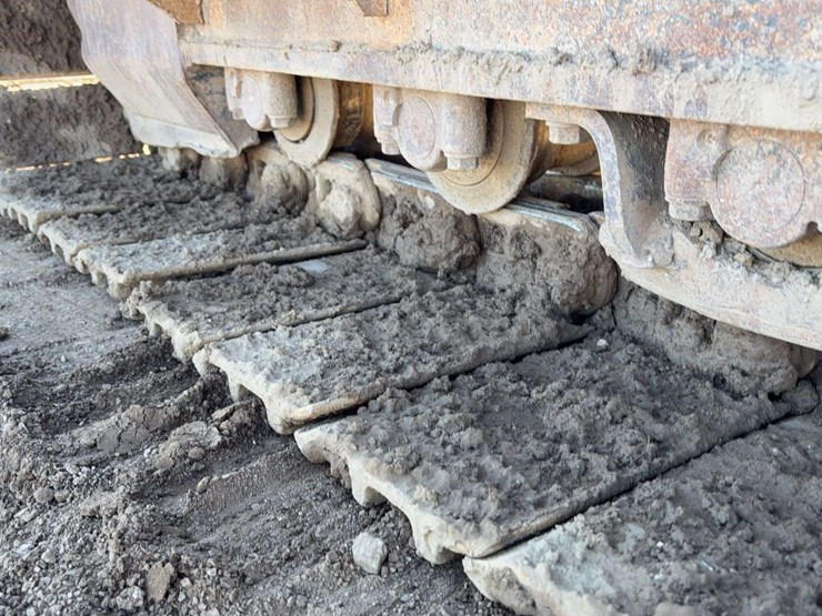 komatsu-pc210-lc-10-image-10