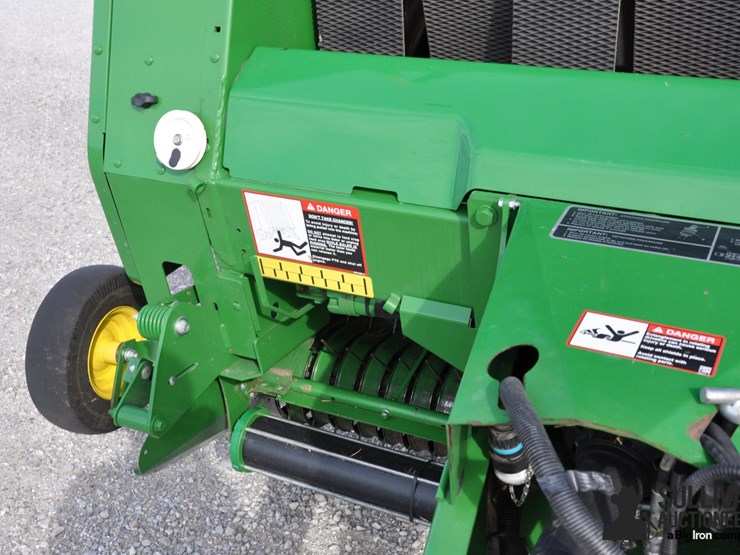 john-deere-560m-image-13