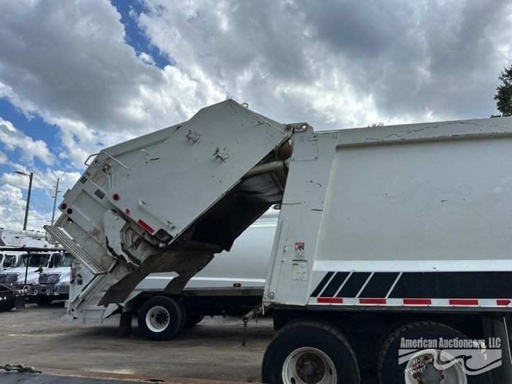 2015-mack-leu613-image-17