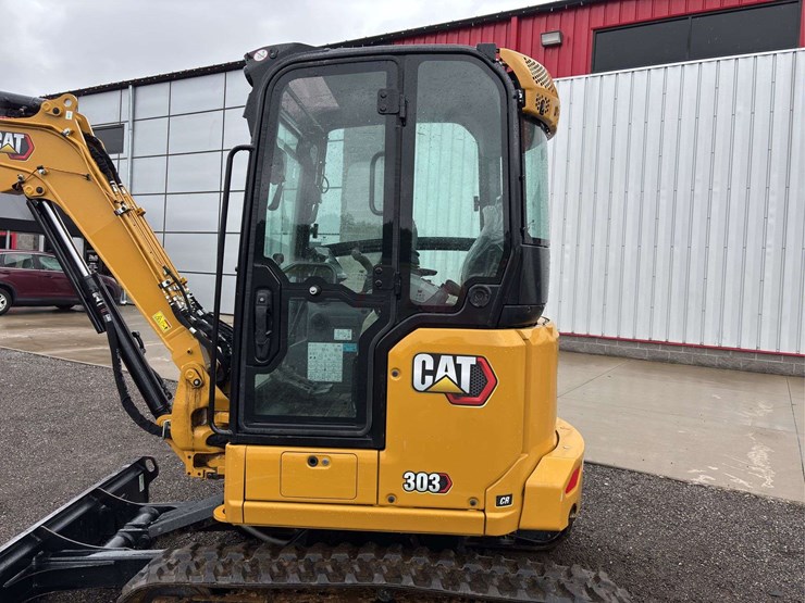 2023-caterpillar-303-image-12
