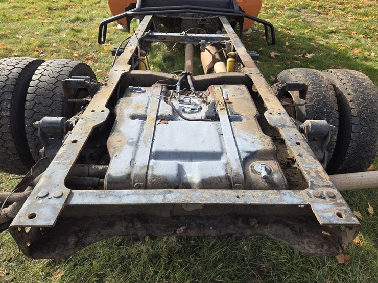 ford-f550-xl-image-26