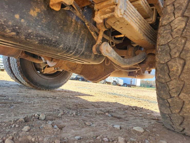 2009-chevrolet-3500-image-31