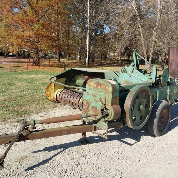 JOHN DEERE 24T