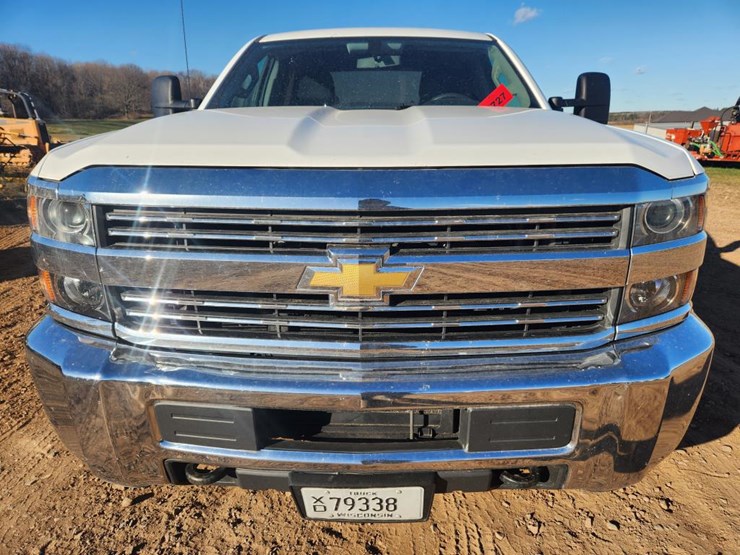 2017-chevrolet-2500-image-8