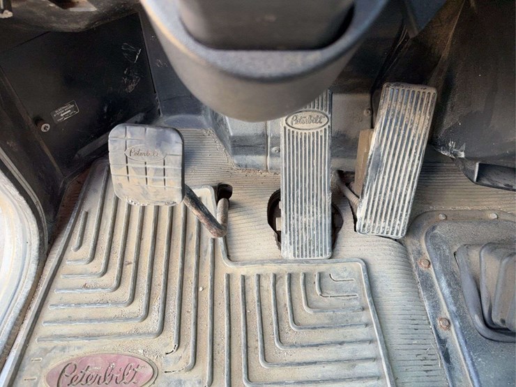 2003-peterbilt-379-image-49