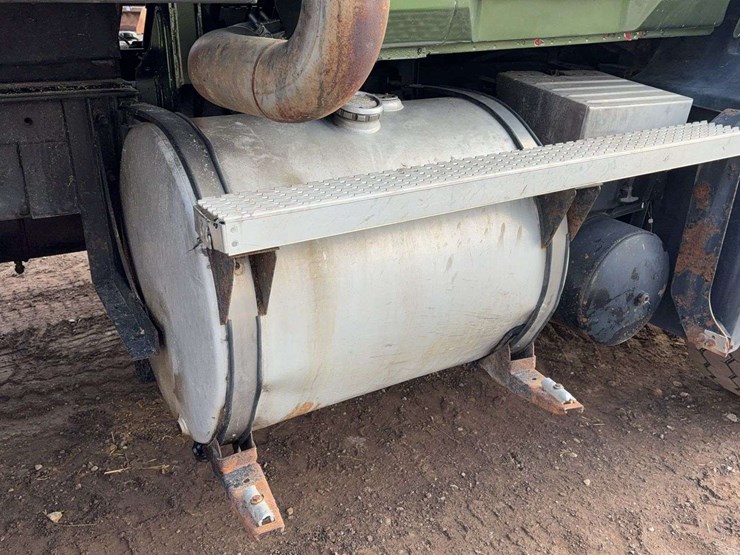 1999-mack-cl713-image-16