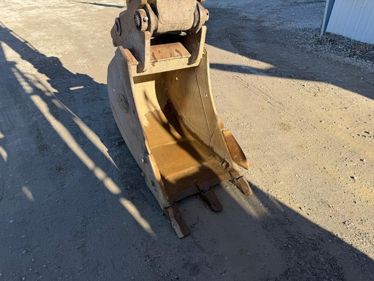 kobelco-sk140-image-11