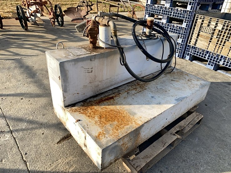 105-gal-fuel-tank-with-12-volt-pump-and-filter-image-1